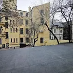 Central Cozy Family-Friendly Apartment Csm Residence